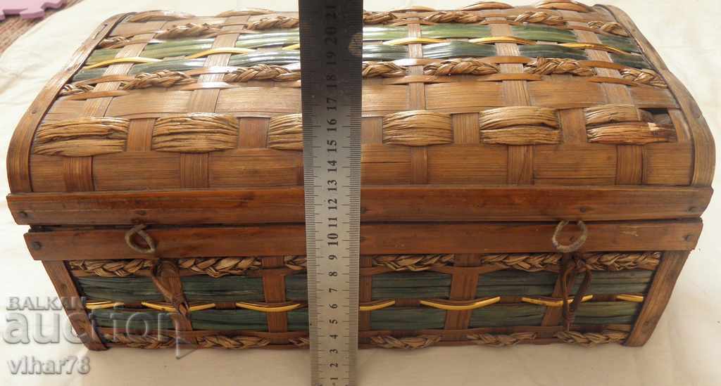 box can be locked with two padlocks - 6 box can be locked with two padlocks - 6