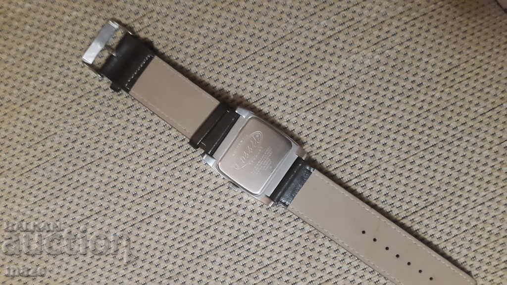 Auction  MEN'S DIGITAL WRIST WATCH