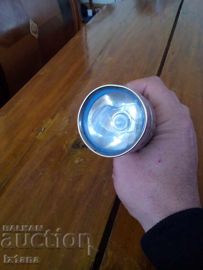 Licitație Lanterna veche, lanterna Hitachi