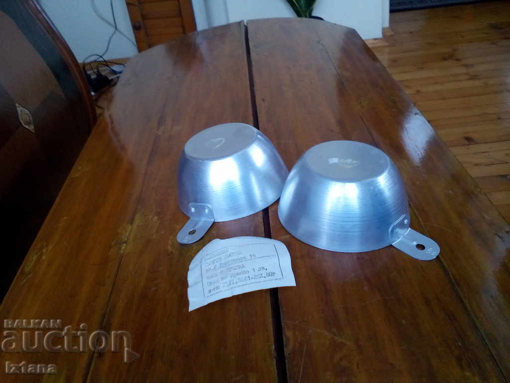 Delivery of Old helmet, bowl, panic Delivery of Old helmet, bowl, panic