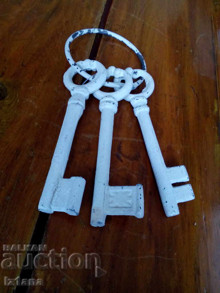 Old key, keys
