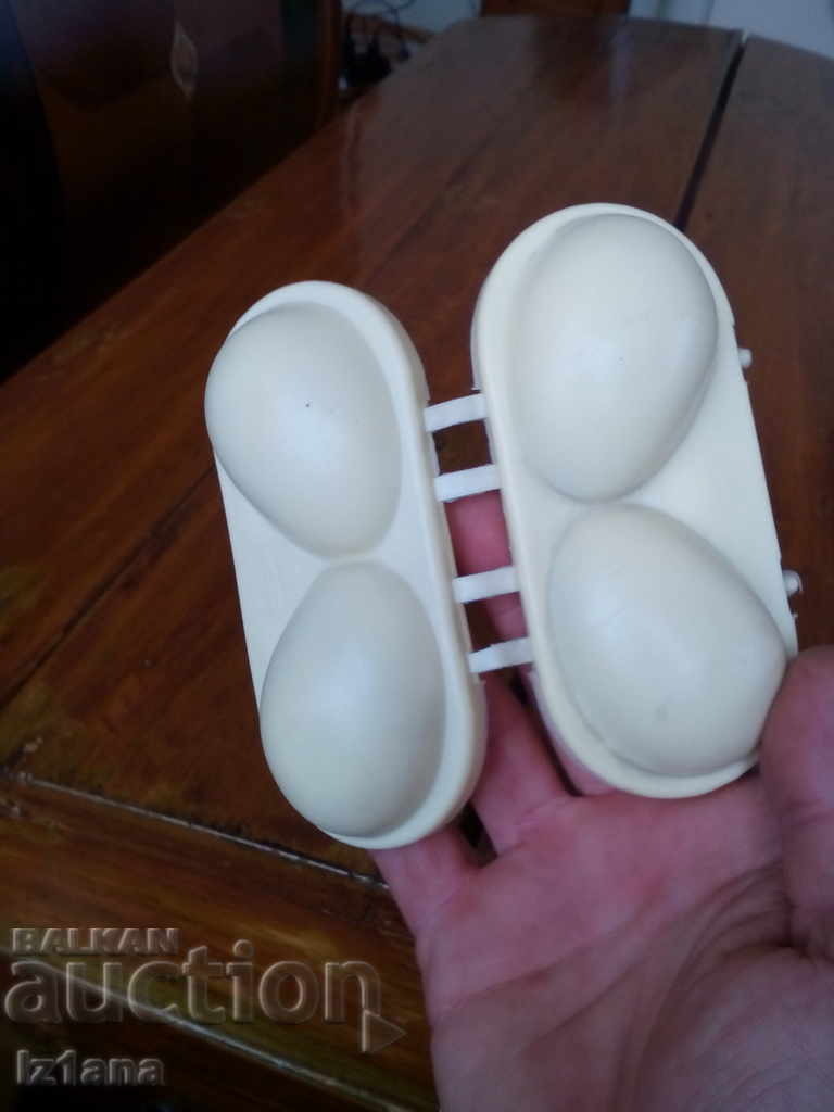 Παράδοση Παλιό κουτί αυγών