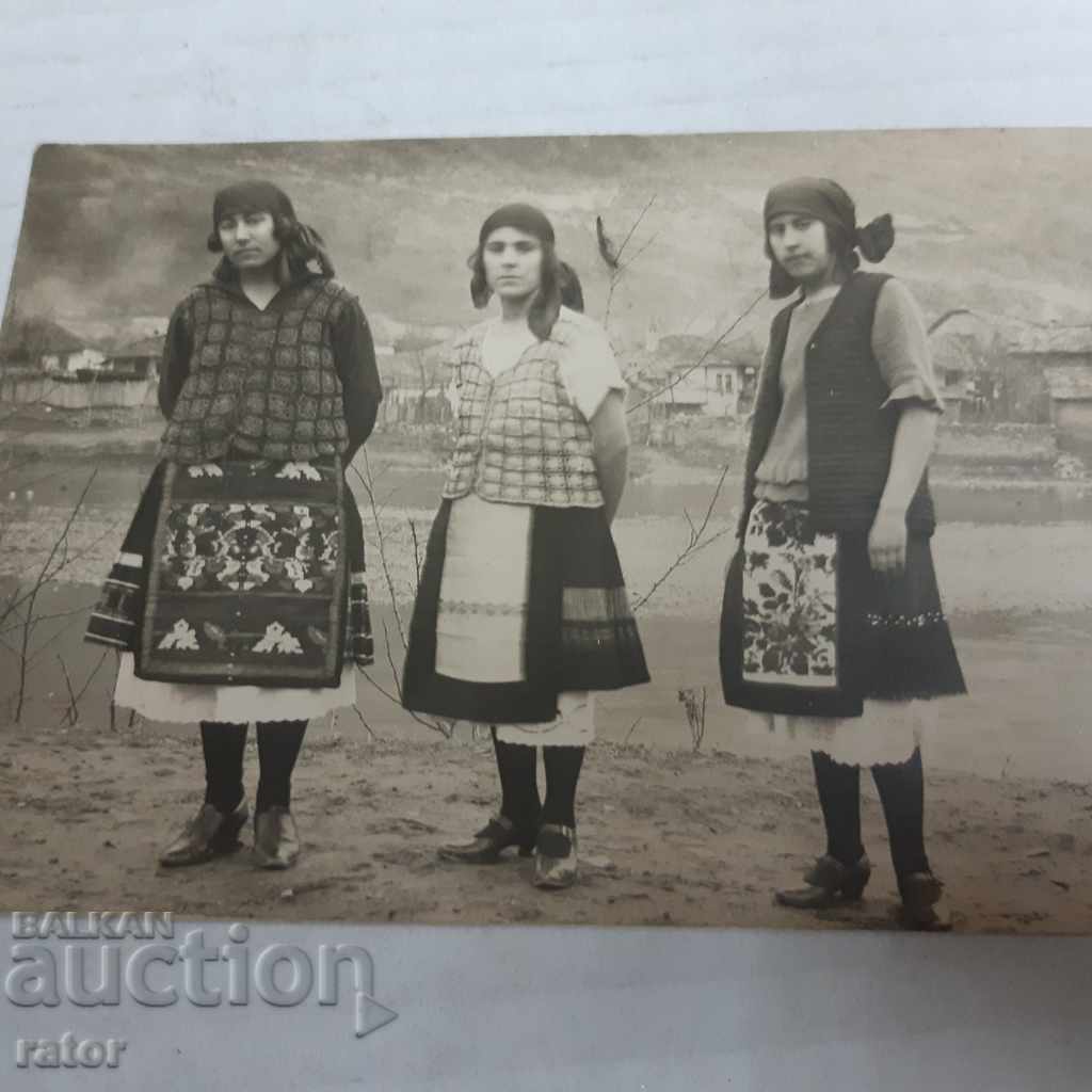 Veche carte poștală Folclor - Costum popular, costume 1927 cu preț € 1.99 | 3.89 BGN