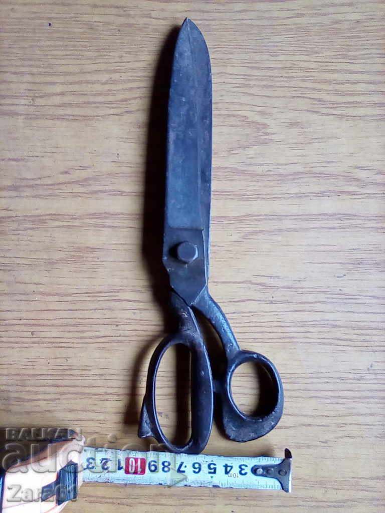 Old branded scissors will with price 60.00 BGN | € 30.68 Old branded scissors will with price 60.00 BGN | € 30.68