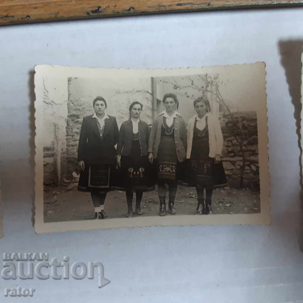 Delivery of Old photos - 4 pieces Folklore - Folk costume, costumes Delivery of Old photos - 4 pieces Folklore - Folk costume, costumes