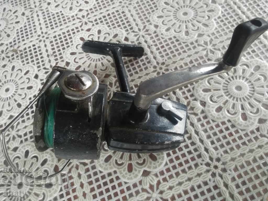 Old fishing reel. with price 25.00 BGN | € 12.78 Old fishing reel. with price 25.00 BGN | € 12.78
