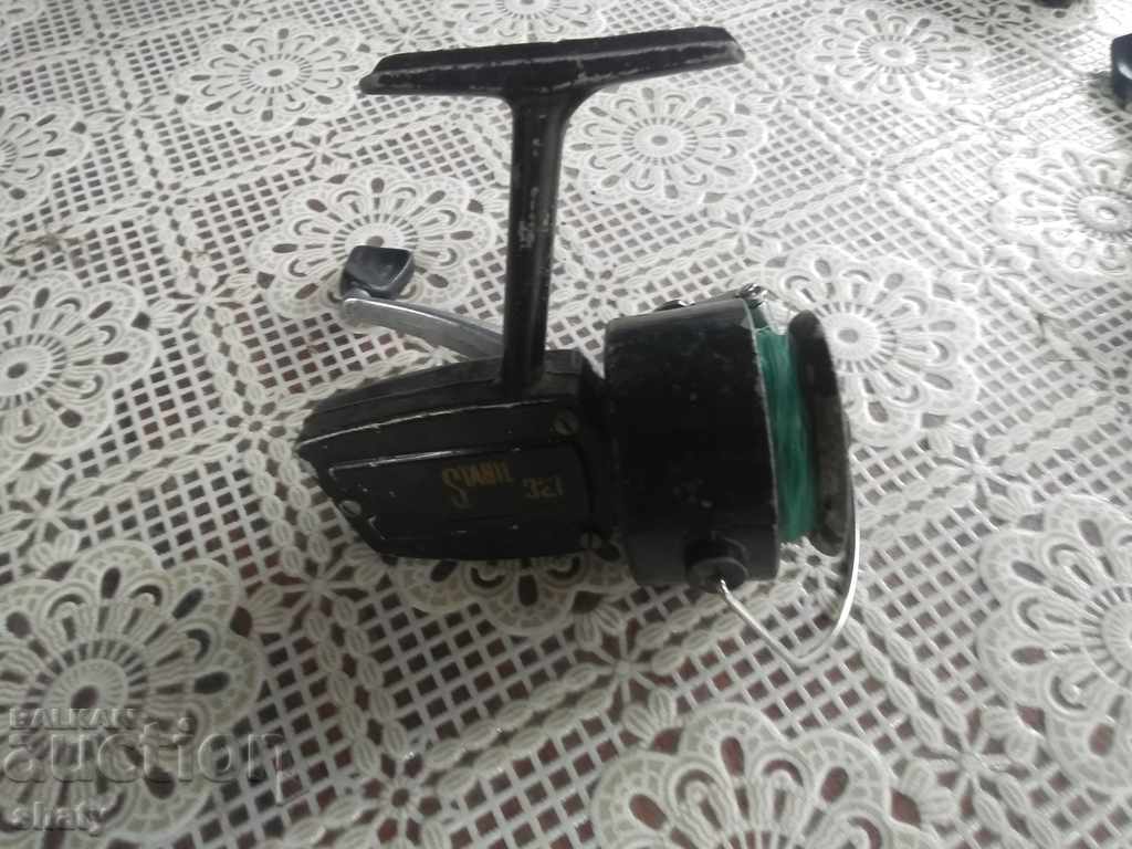 Old fishing reel. - 5 Old fishing reel. - 5