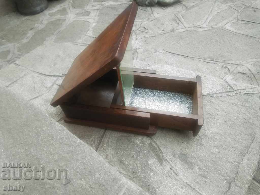 Auction An old wooden dresser. Auction An old wooden dresser.