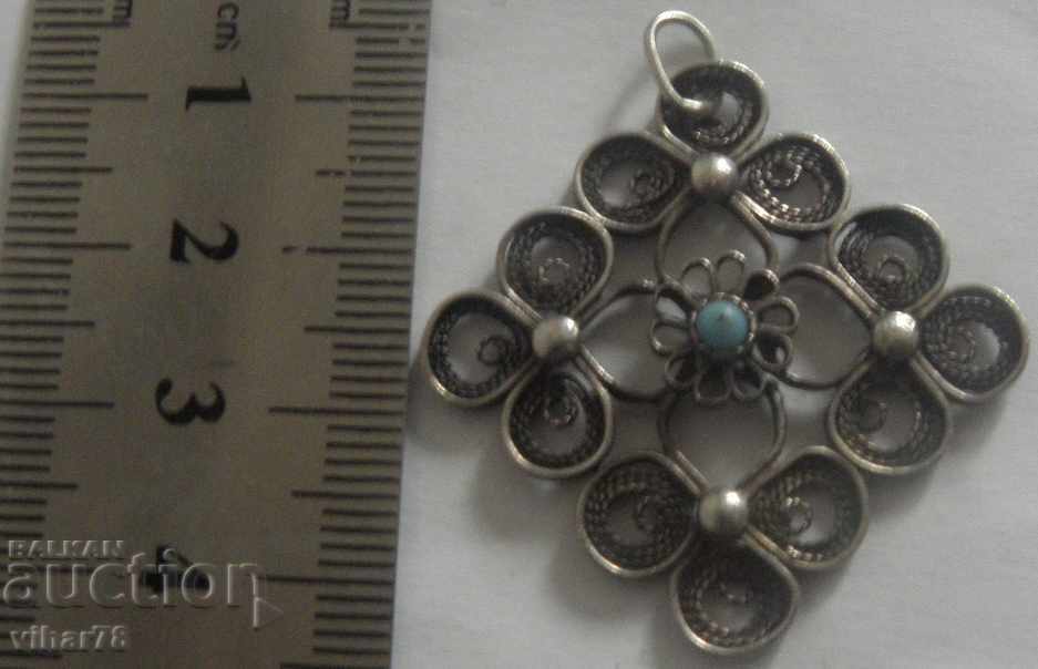 Livrarea un vechi pandantiv de argint foarte frumos