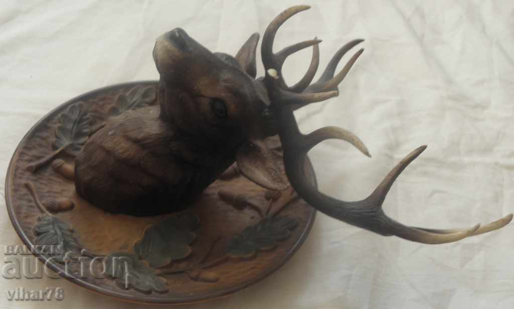 plastic dish with hunting motifs with price 39.99 BGN | € 20.45 plastic dish with hunting motifs with price 39.99 BGN | € 20.45