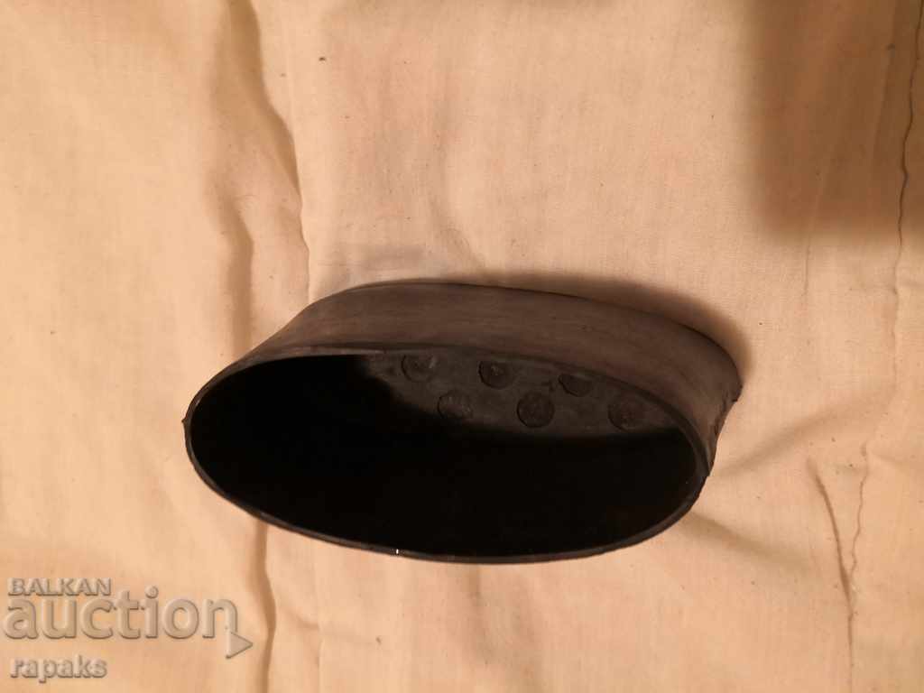 Παράδοση Πισινό από καουτσούκ. κοντάκι τουφέκι Παράδοση Πισινό από καουτσούκ. κοντάκι τουφέκι