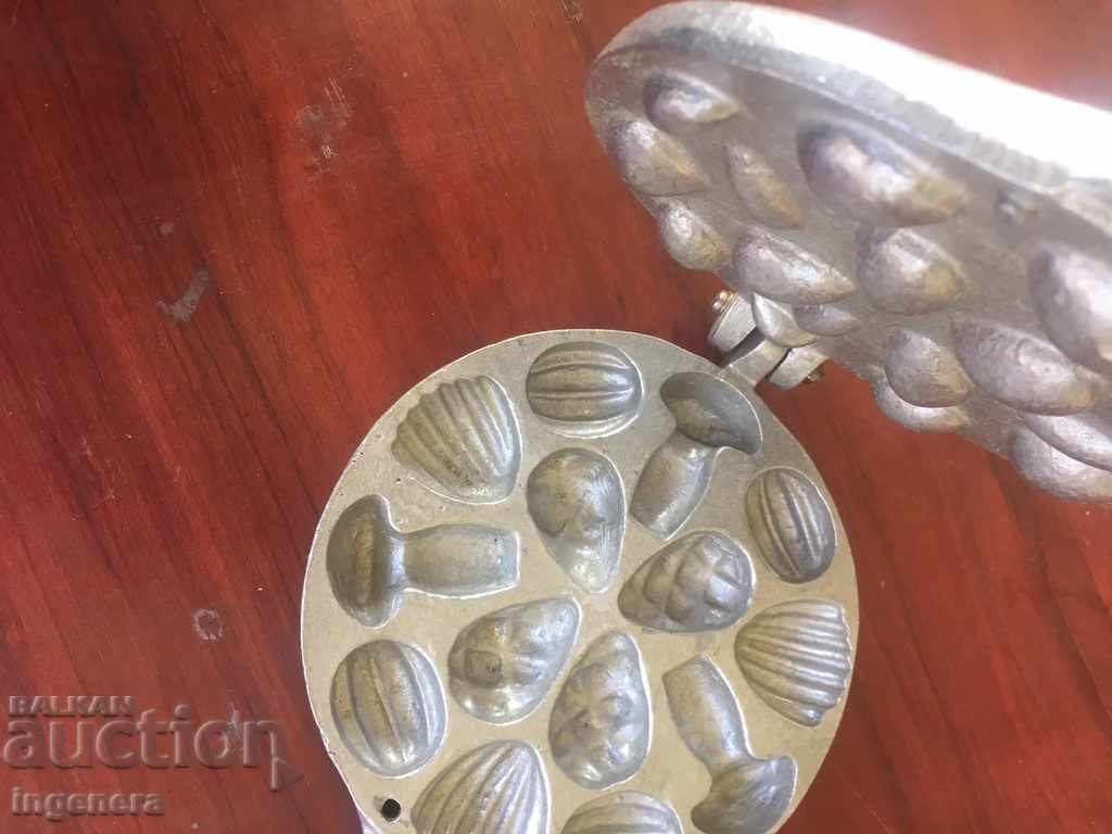 Auction CALIFORM FORM SOCCER SWEET Auction CALIFORM FORM SOCCER SWEET