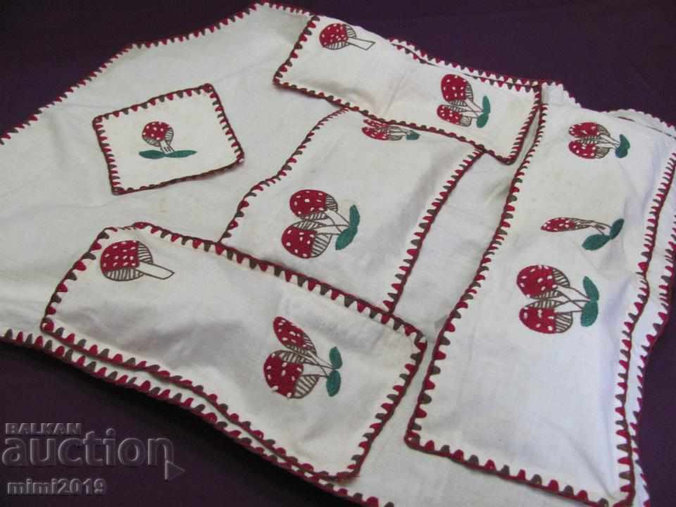 Стар Ръчно Пошиван Органайзер за Стена с цена 25.00 лв. | € 12.78 Стар Ръчно Пошиван Органайзер за Стена с цена 25.00 лв. | € 12.78