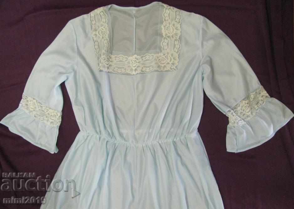 Delivery of 70s New Lady's Nylon Nightgown Delivery of 70s New Lady's Nylon Nightgown