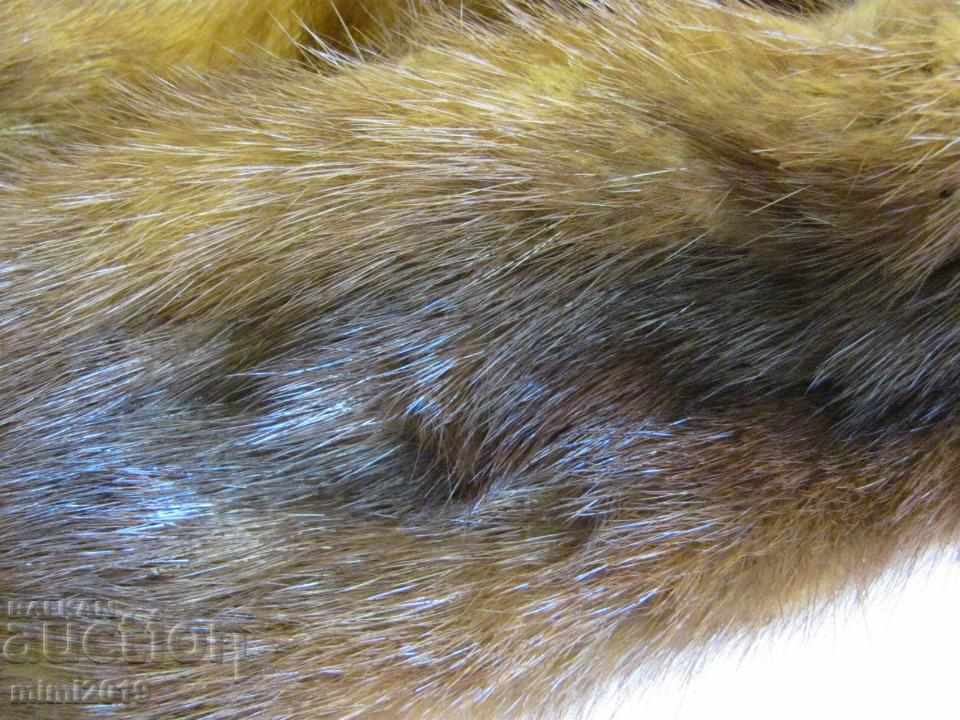 Delivery of Women's Mink Collar Delivery of Women's Mink Collar