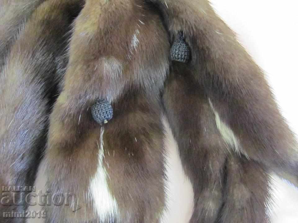 Delivery of Women's Mink Collar Delivery of Women's Mink Collar
