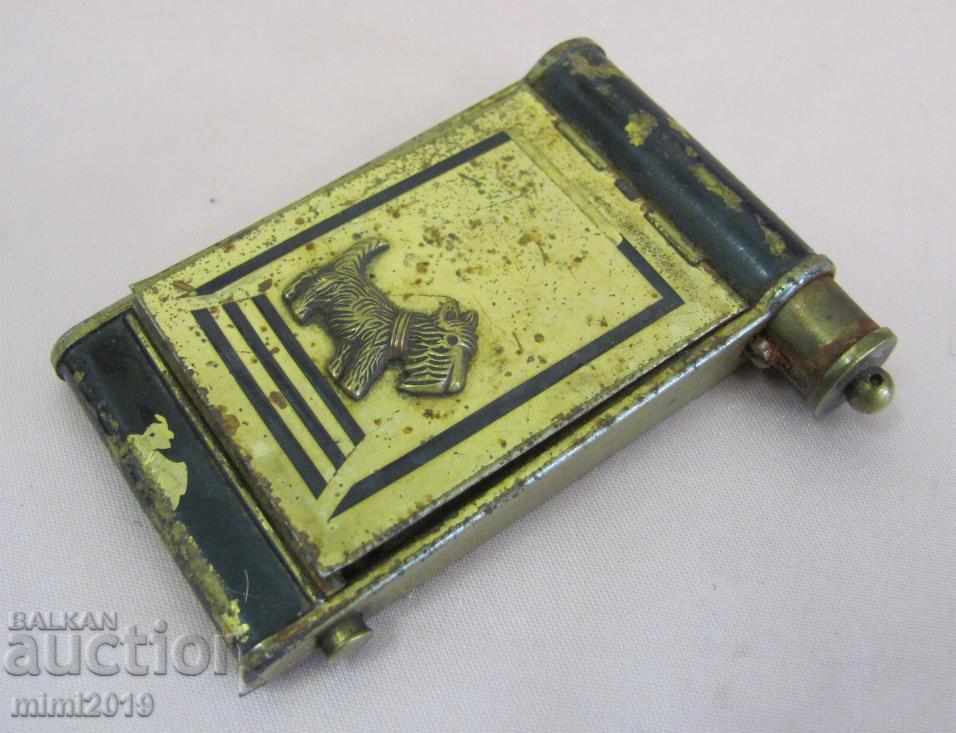 Δημοπρασία 30s καπέλο κυρία και χάλκινη σκόνη με κραγιόν