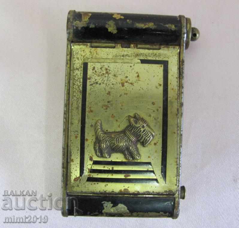 Παράδοση 30s καπέλο κυρία και χάλκινη σκόνη με κραγιόν