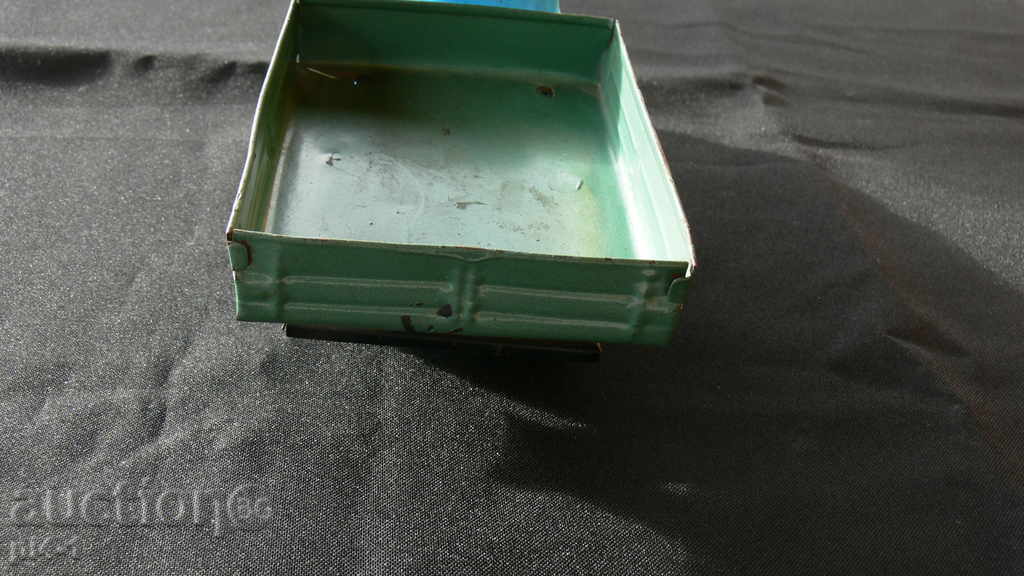 Delivery of Old large metal truck "ЗИЛ" Delivery of Old large metal truck "ЗИЛ"