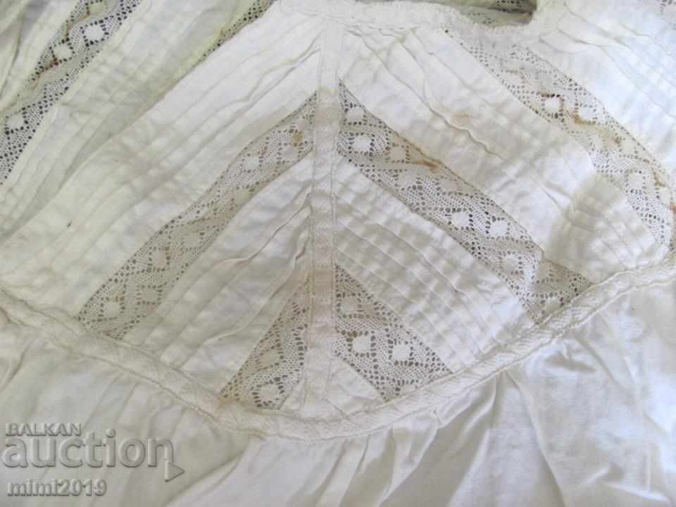 19th century Woman's shirt with lace - 5 19th century Woman's shirt with lace - 5
