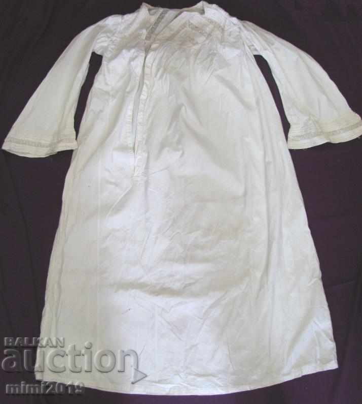 19th century Woman's shirt with lace