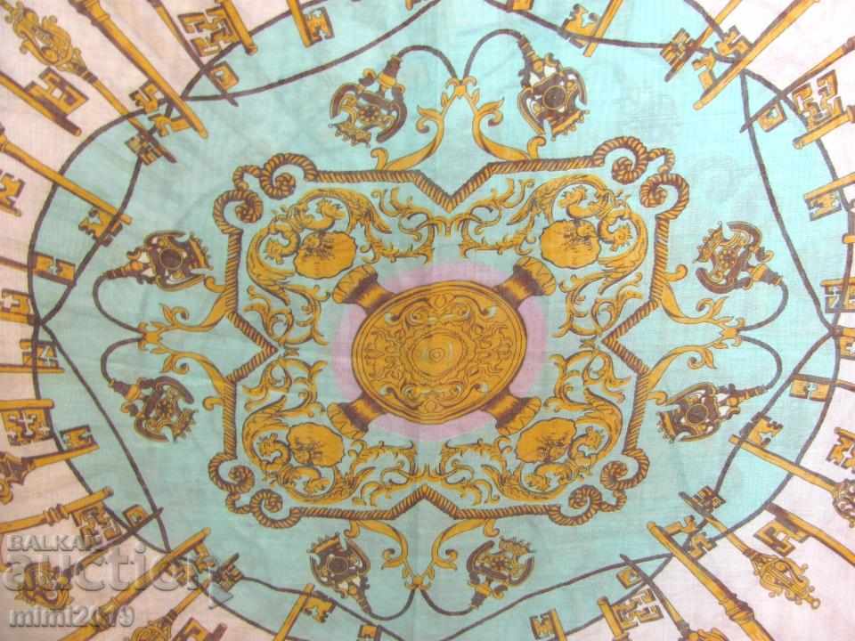 Auction  Old Ladies Big Scarf CODELLO