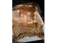 Boutique shawl, hand-wrapped with lace, length 145 cm.