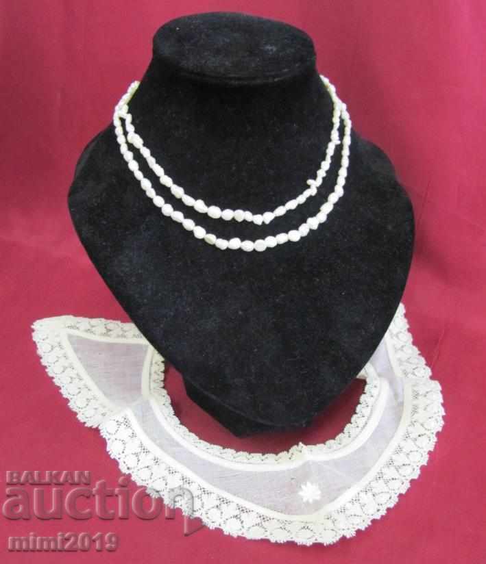 Auction  40s Natural Necklace and Lace Jacket