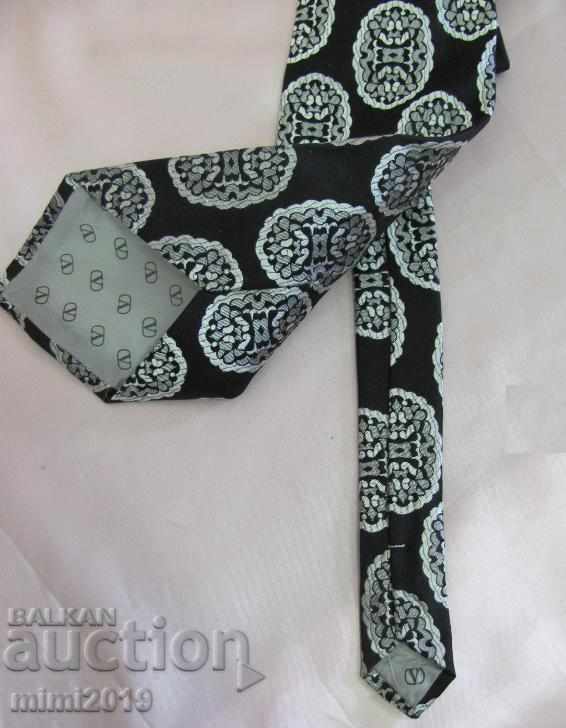Доставка на Стара Копринена Мъжка Вратовръзка Valentino и Кожен Колан Доставка на Стара Копринена Мъжка Вратовръзка Valentino и Кожен Колан