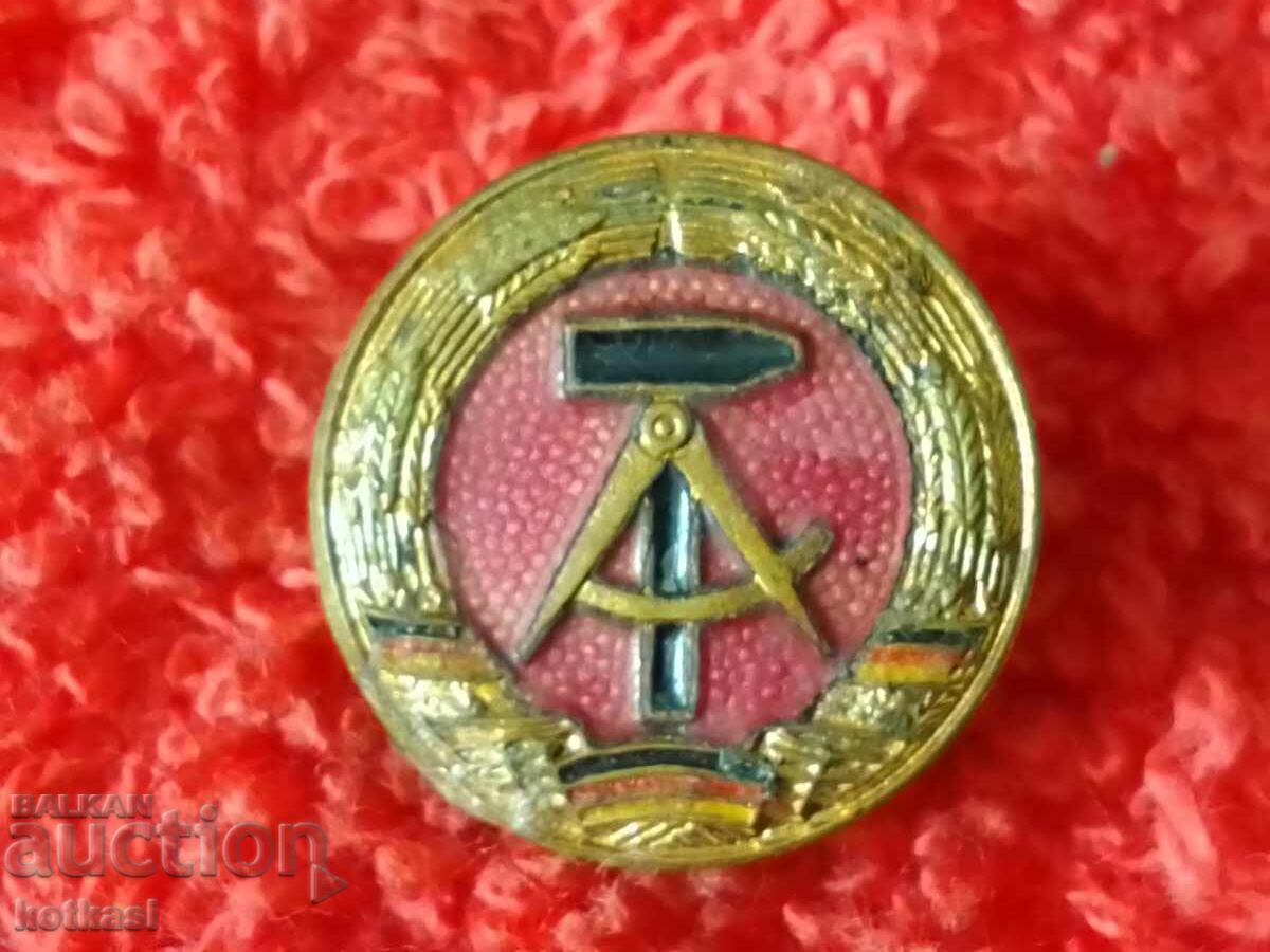 Auction Old solid metal bronze badge coat of arms Germany GDR DDR Auction Old solid metal bronze badge coat of arms Germany GDR DDR