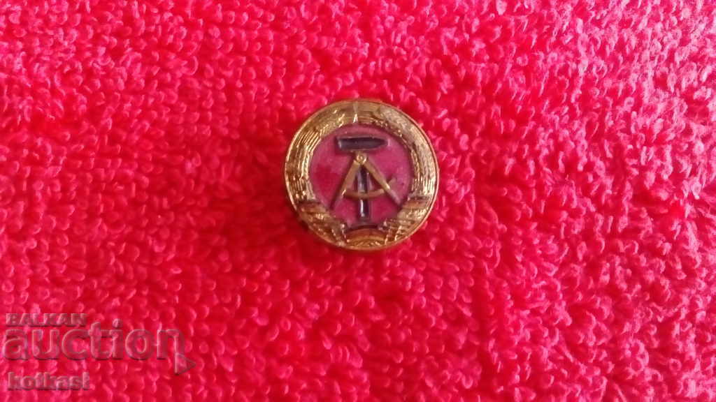 Delivery of Old solid metal bronze badge coat of arms Germany GDR DDR Delivery of Old solid metal bronze badge coat of arms Germany GDR DDR