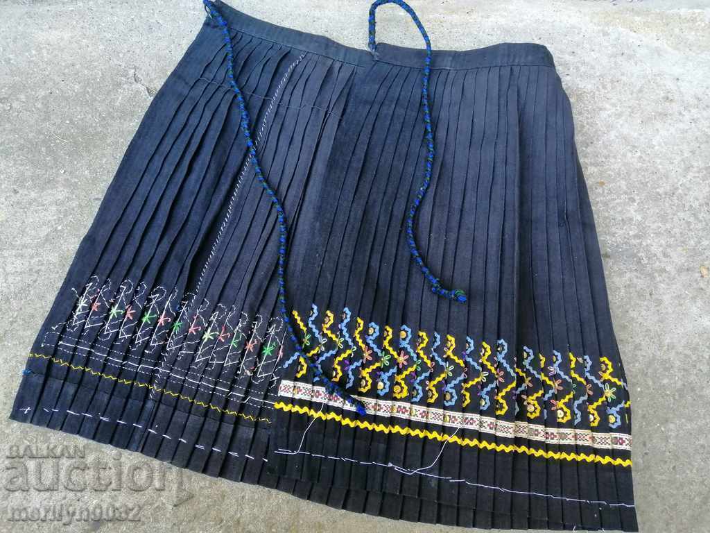 Auction  Old squealing costume with bruchnik embroidery