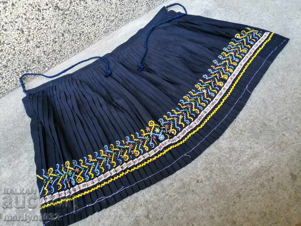 Delivery of Old squealing costume with bruchnik embroidery