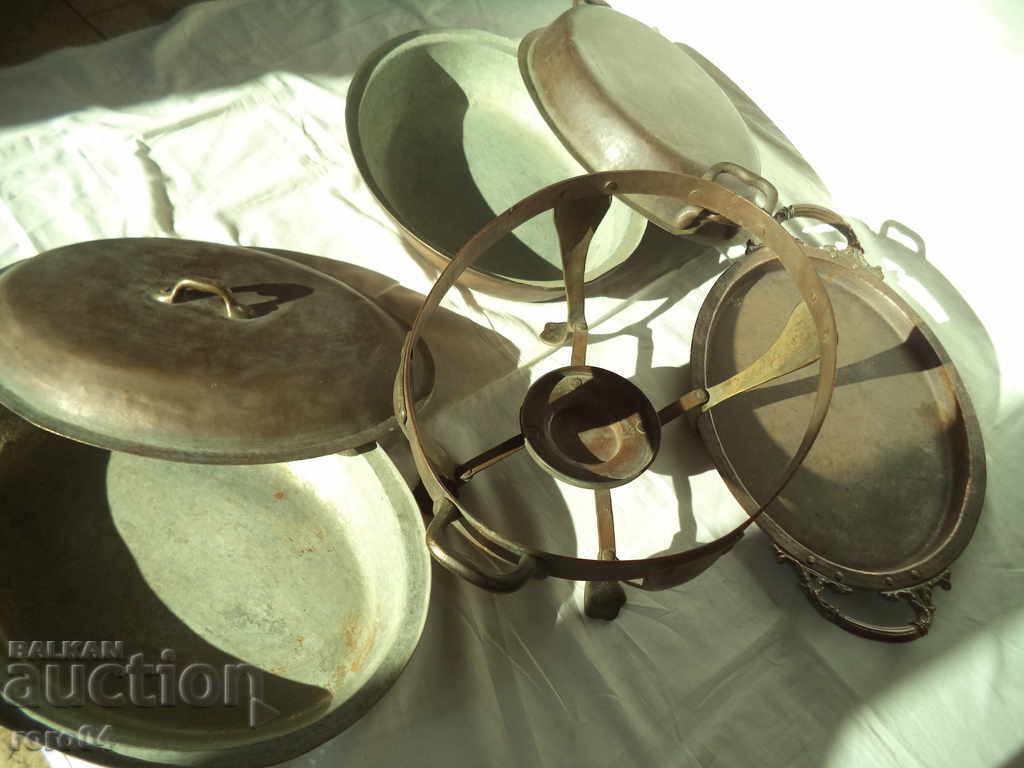 Auction UNIQUE SET OF FORGED COPPER VESSELS + TRAY Auction UNIQUE SET OF FORGED COPPER VESSELS + TRAY