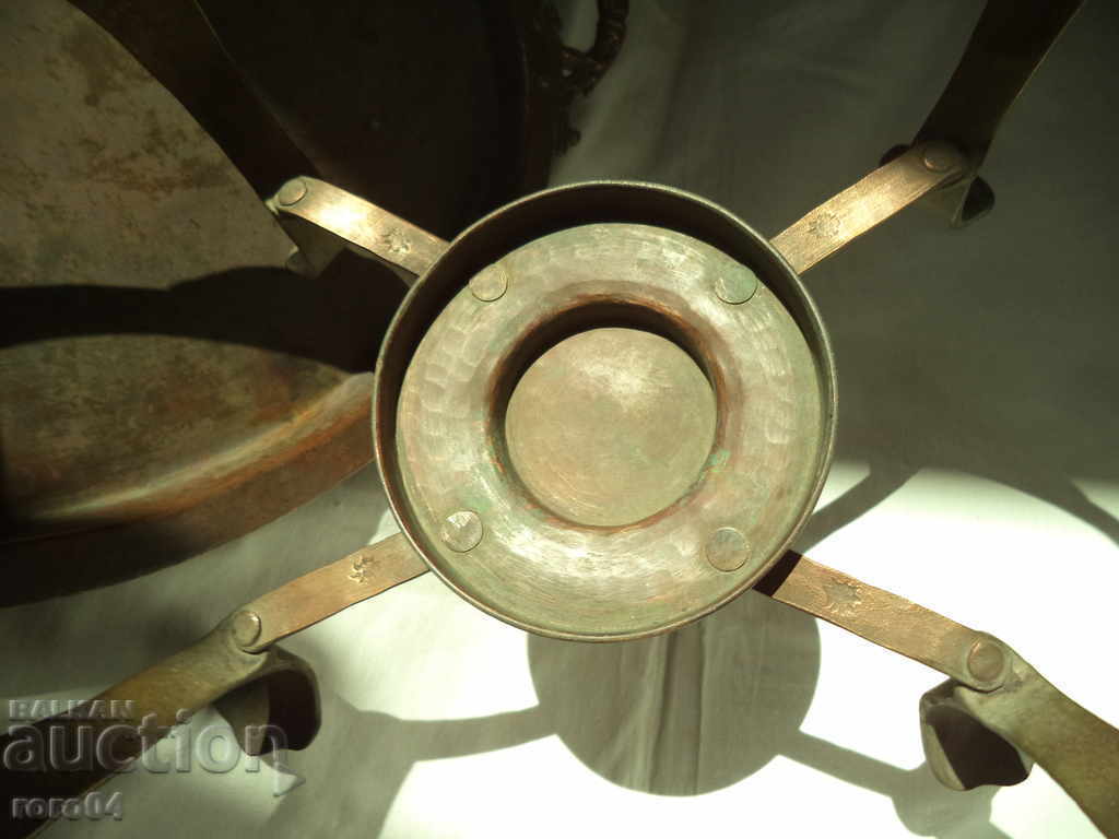 Delivery of UNIQUE SET OF FORGED COPPER VESSELS + TRAY Delivery of UNIQUE SET OF FORGED COPPER VESSELS + TRAY