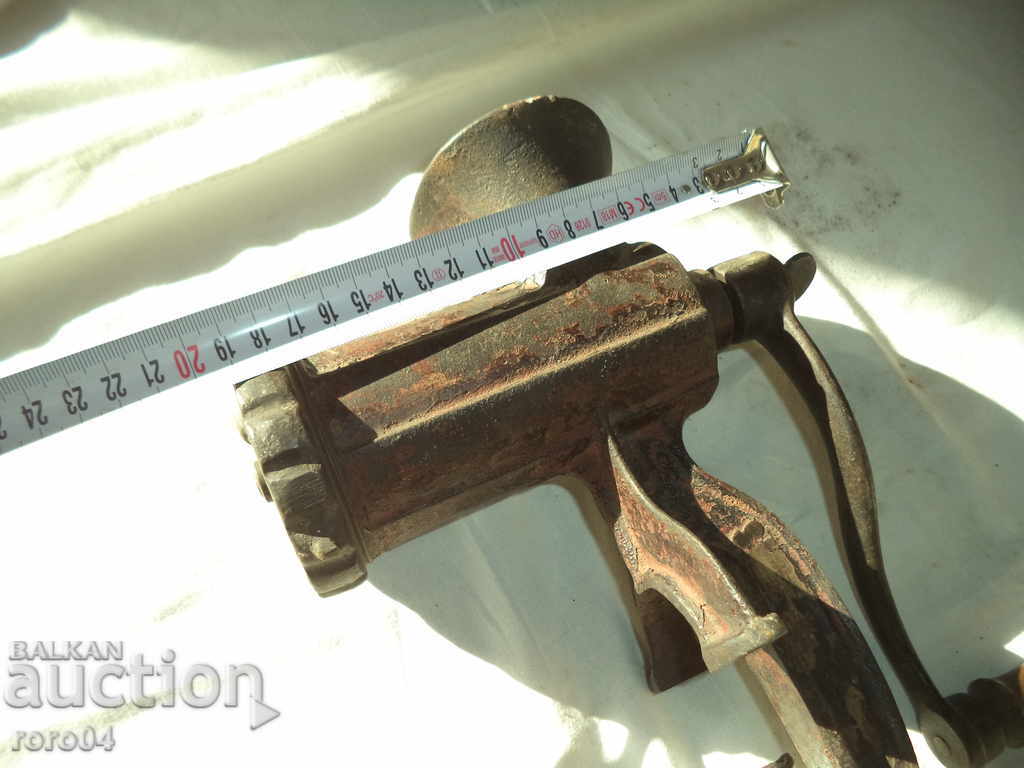 Auction BIG OLD MEAT MILLS / TOMATOES Auction BIG OLD MEAT MILLS / TOMATOES