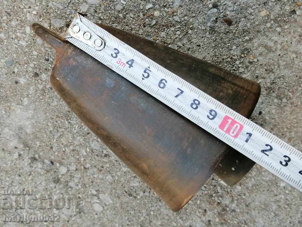 Delivery of Old revival chan, clapper, bell, bell, tumbler