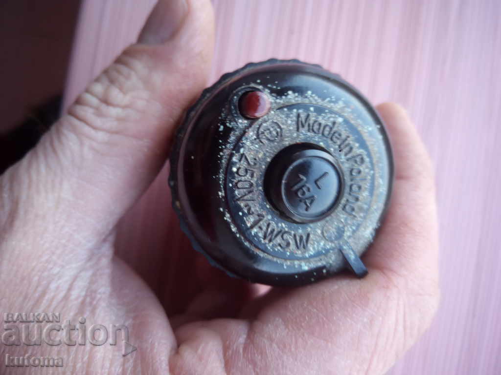 Old Bakelite Lamp Switch with price 19.99 BGN | € 10.22 Old Bakelite Lamp Switch with price 19.99 BGN | € 10.22