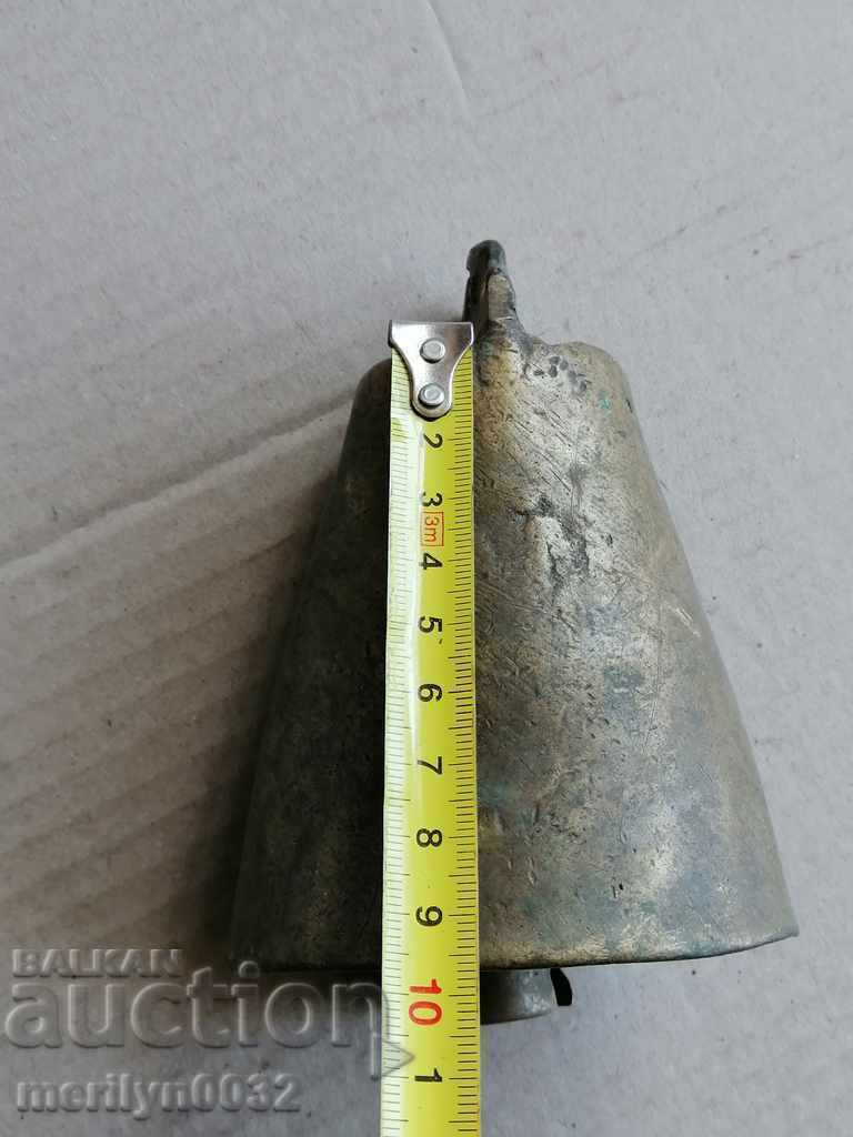 Delivery of Old revival chan, clapper, bell, bell, tumbler