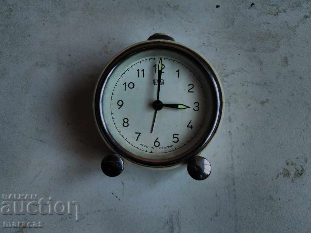 Old UMF alarm clock with price 10.00 BGN | € 5.11 Old UMF alarm clock with price 10.00 BGN | € 5.11