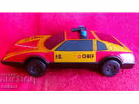 Veche mașină de jucărie din tablă socială 21,50 cm.