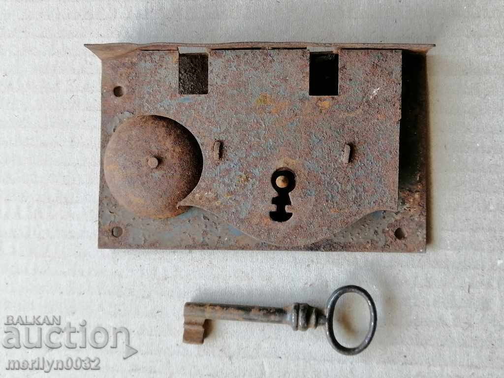 Delivery of Old forged lock with key bell for buckle lock, latch Delivery of Old forged lock with key bell for buckle lock, latch