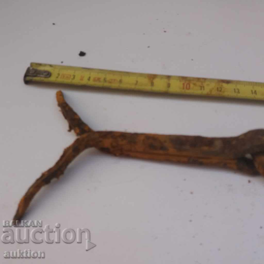 Auction OLD MASSIVE WROUGHT HINGE FROM THE RURAL RIVER PORT Auction OLD MASSIVE WROUGHT HINGE FROM THE RURAL RIVER PORT