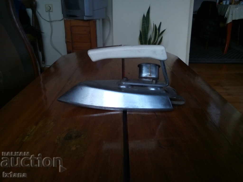 Old electric iron Old electric iron
