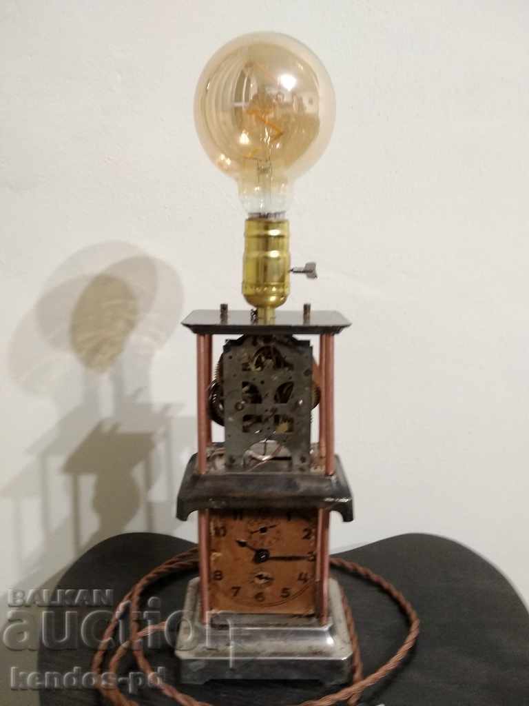 Delivery of I sell vintage desk lamp.RRRRRR Delivery of I sell vintage desk lamp.RRRRRR