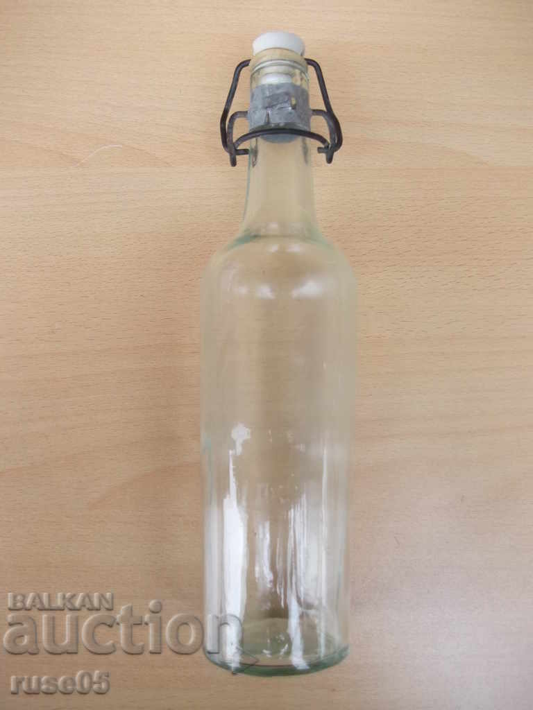 Auction  A glass-old bottle