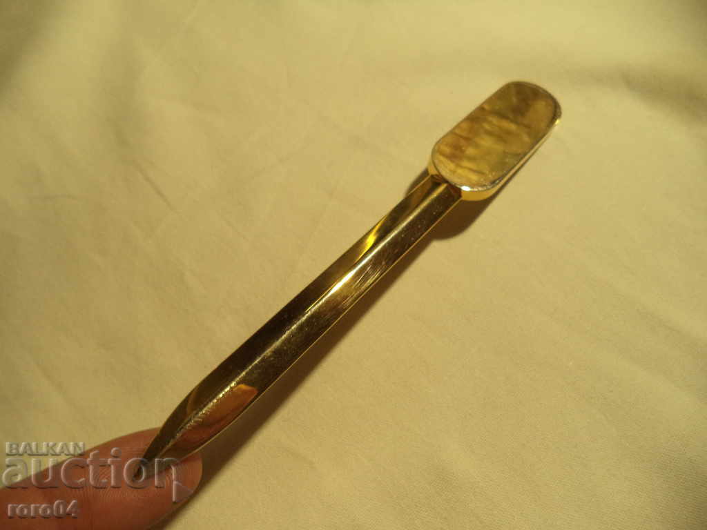 НОЖ ЗА ПИСМА - " ЗЛАТЕН " с цена 17.99 лв. | € 9.20 НОЖ ЗА ПИСМА - " ЗЛАТЕН " с цена 17.99 лв. | € 9.20