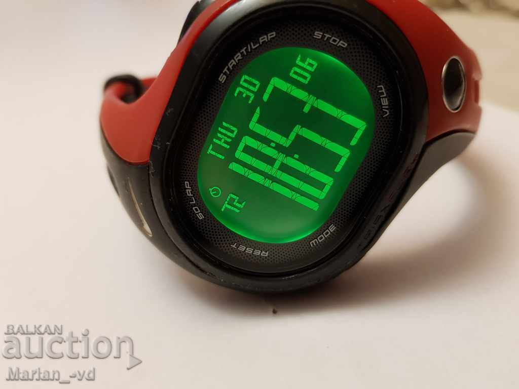 Design nike usr clock with price 100.00 BGN | € 51.13