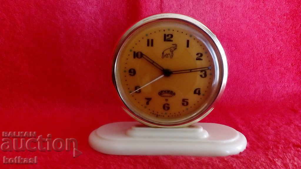 Стар соц настолен часовник Будилник Дружба Слонче СССР Русия