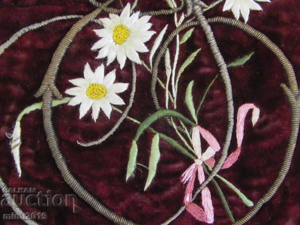Auction 19th Century Hand embroidery Motif velvet and gold brimstone Auction 19th Century Hand embroidery Motif velvet and gold brimstone